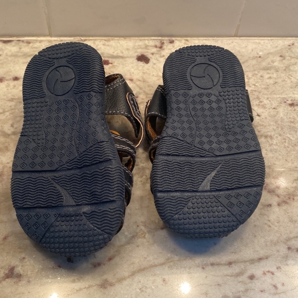 Koala kids size 3 navy sandals with Velcro closure. Excellent condition - Picture 5 of 7